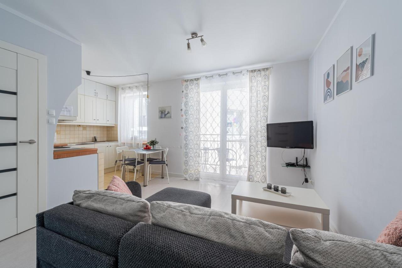 Apartament Z Balkonem Przy Latarni 150M Od Morza Kolobrzeg Luaran gambar